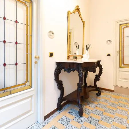 Fil Rouge - Elegant In Historic Center *